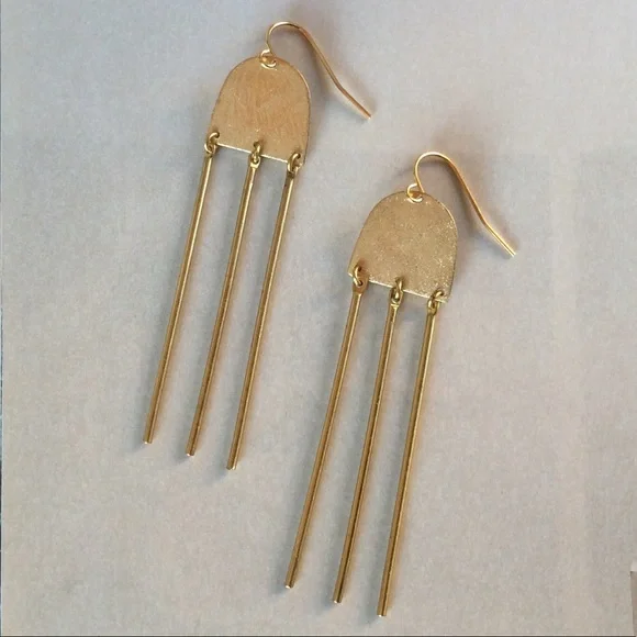 NEW Gold Finished Earrings - Picture 5 of 6